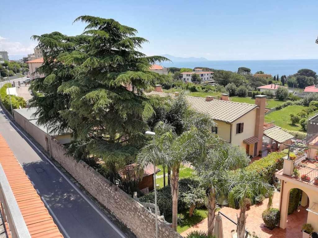 Casa Dinky Attico Con Terrazza Vista Mare Apartment Formia Exterior photo
