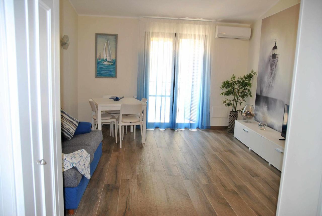 Casa Dinky Attico Con Terrazza Vista Mare Apartment Formia Exterior photo